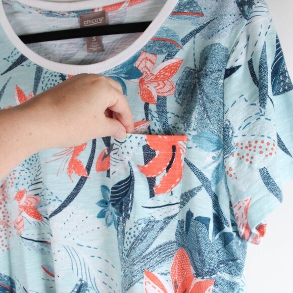 Chico’s Size 3 Blue Tropical Floral Tee Short Sleeve Pocket Cotton Top - Picture 3 of 8